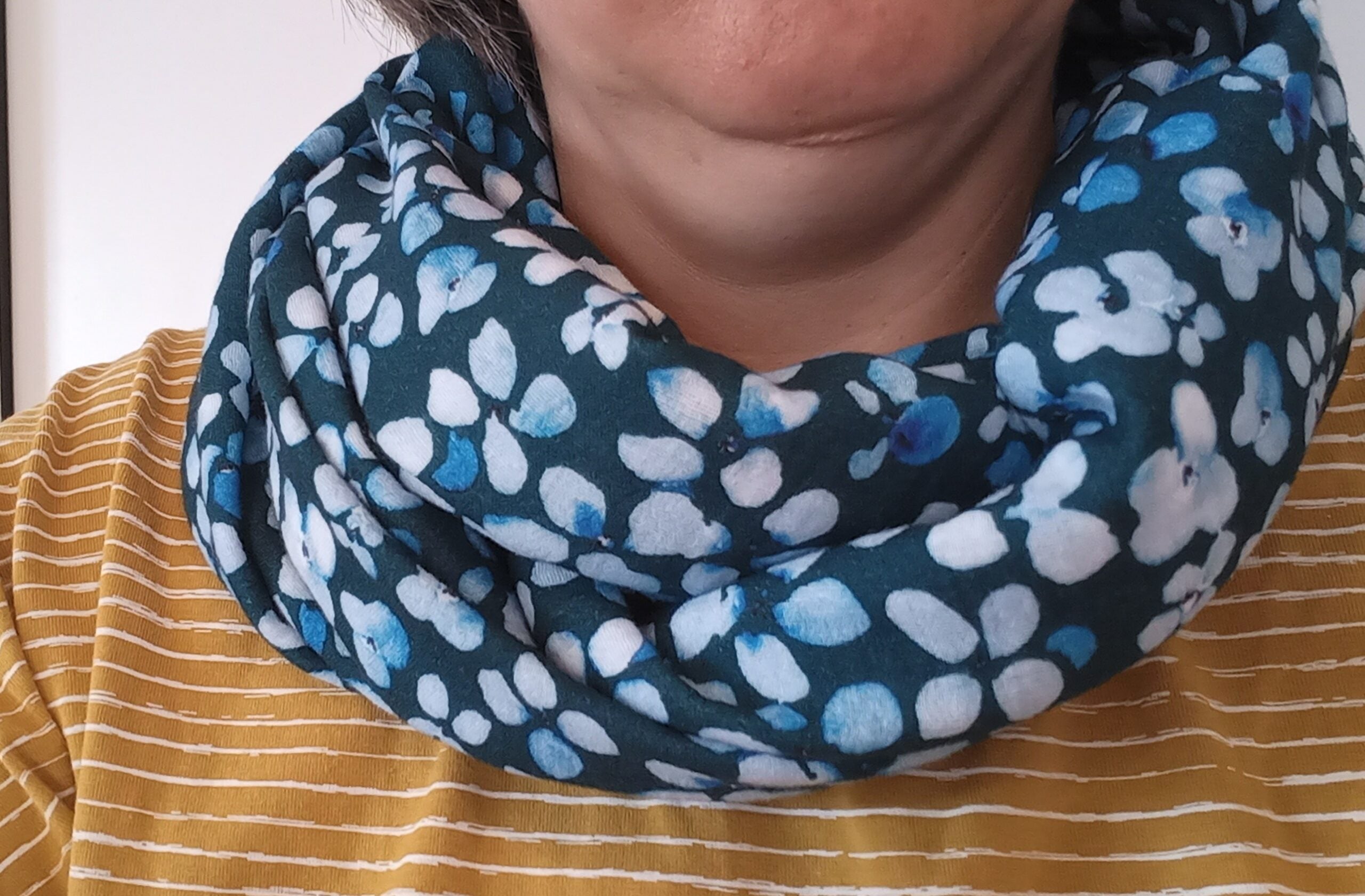 Musselin Wickelschal kleine Blumen