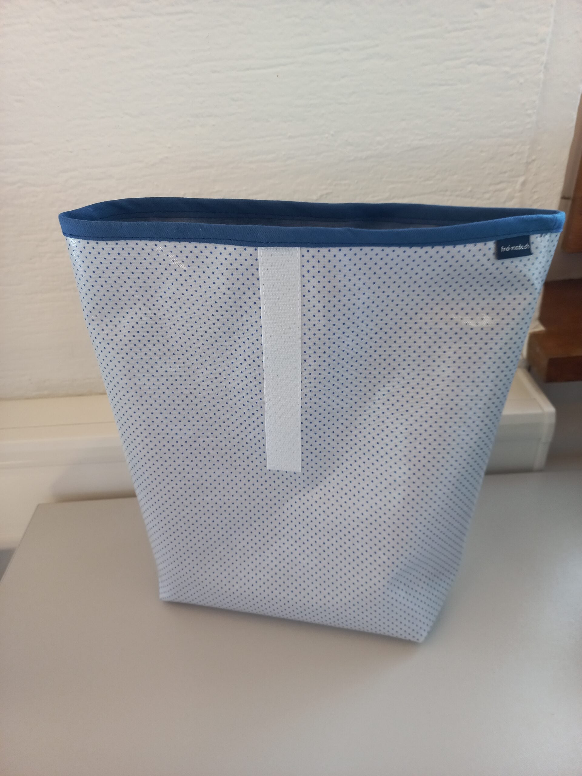 Lunchbag dots light blue