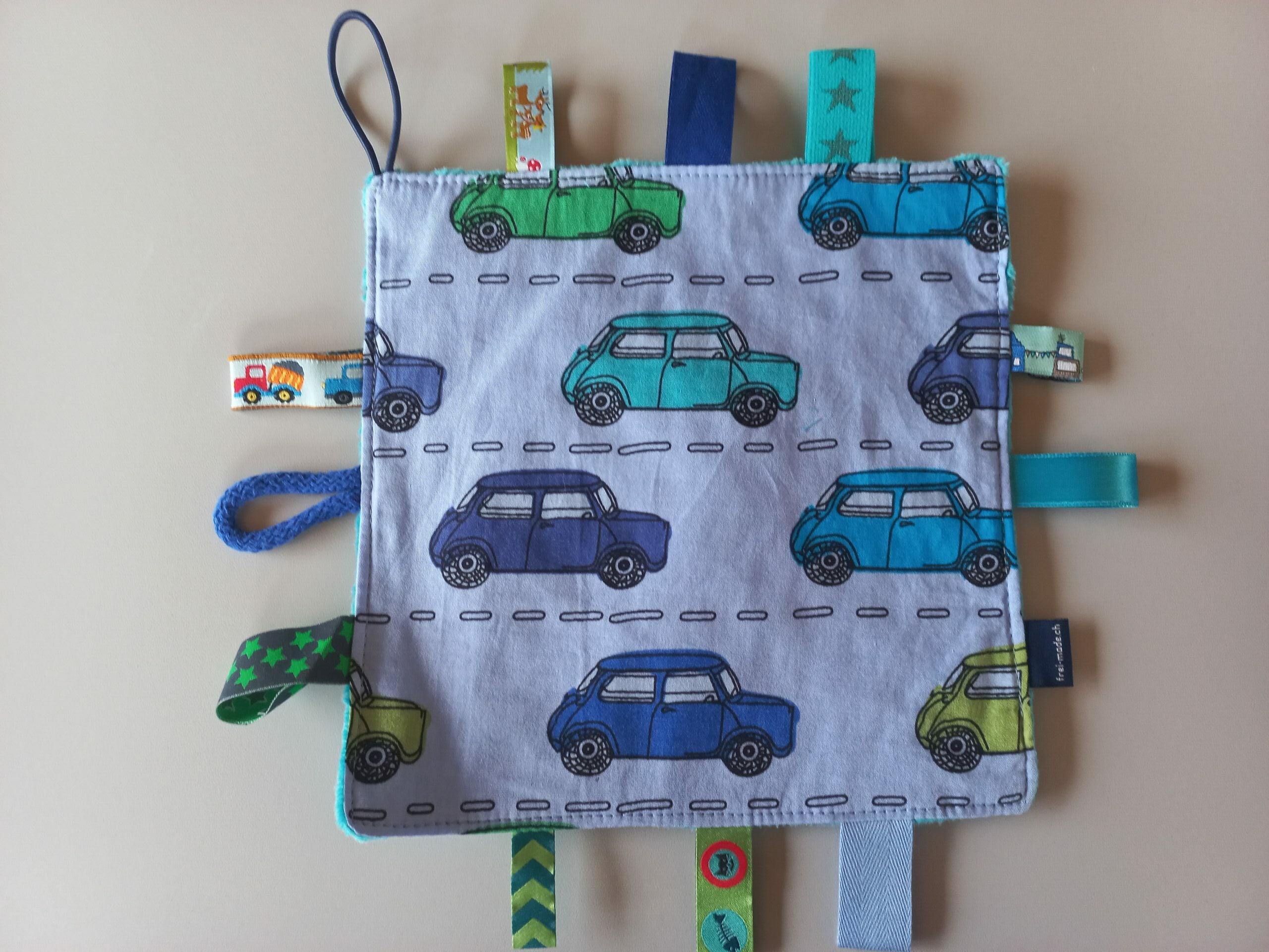 Spiel- und Entdeckungstuch Autos