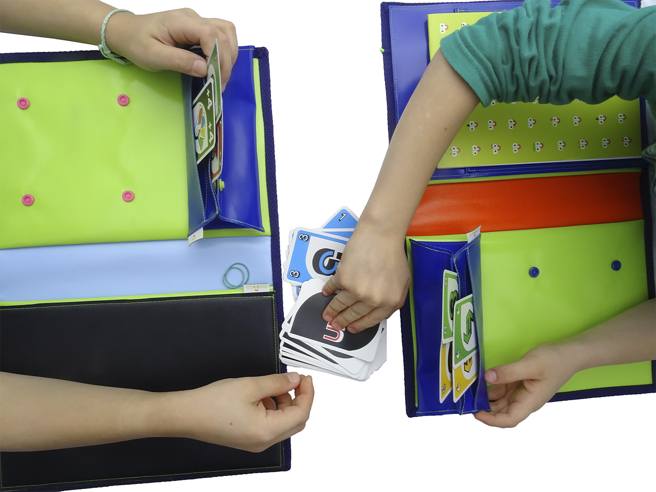 Spielkartenset - 2-in-1 Kartenhalter & -tasche