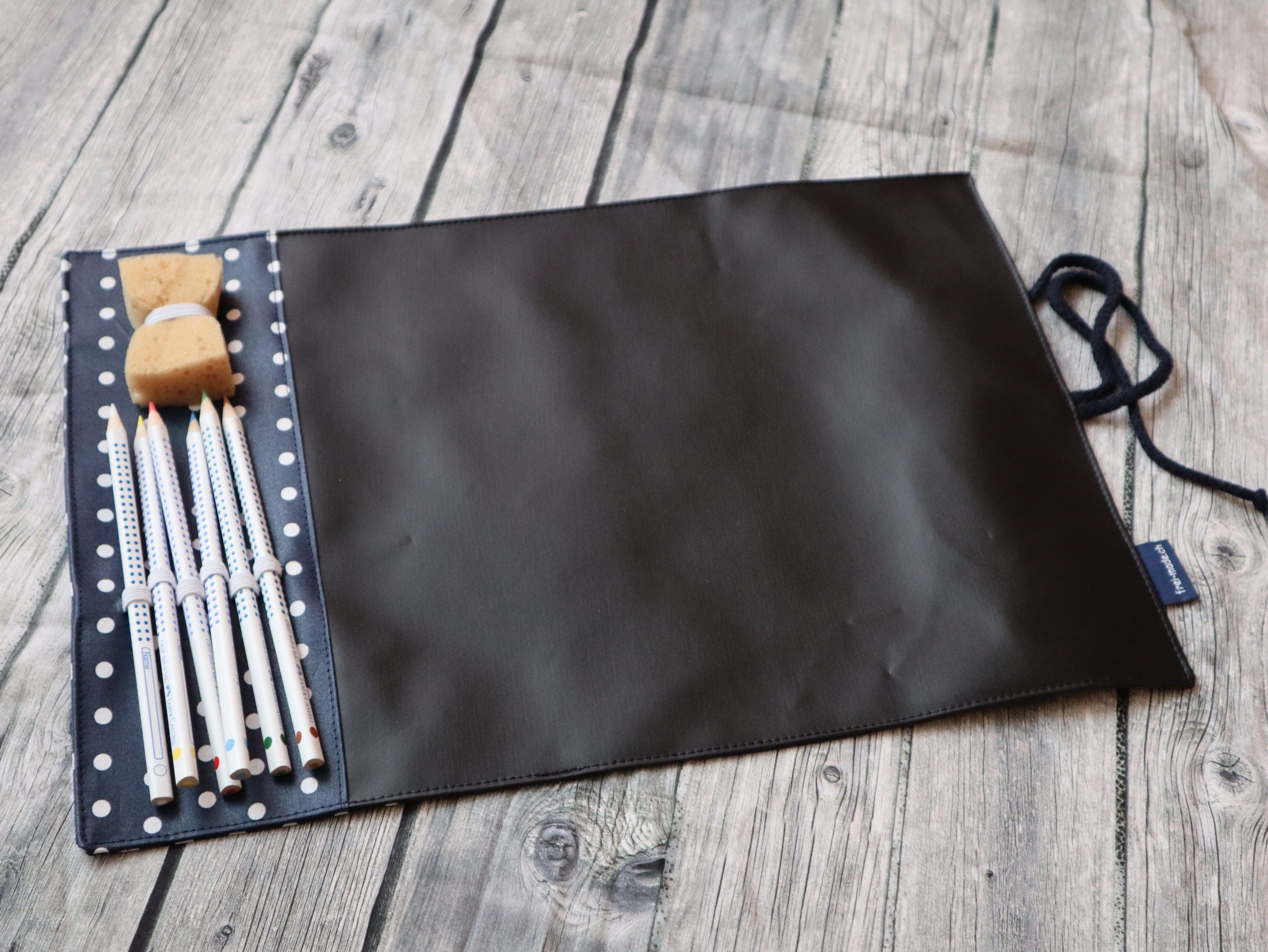 Tafel to go, Punkte dunkelblau